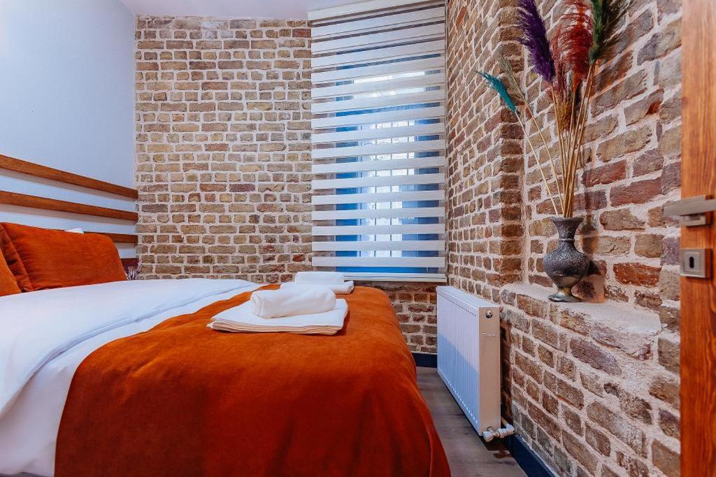Otel Bossy 2