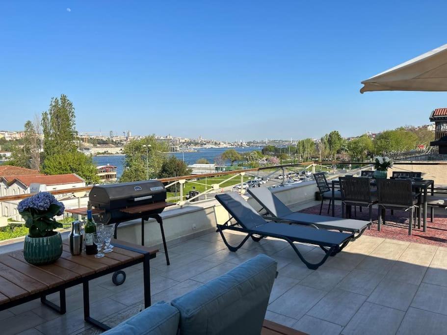 Waterfront Tiny House Bosphorus With Exceptional Terrace Apartment