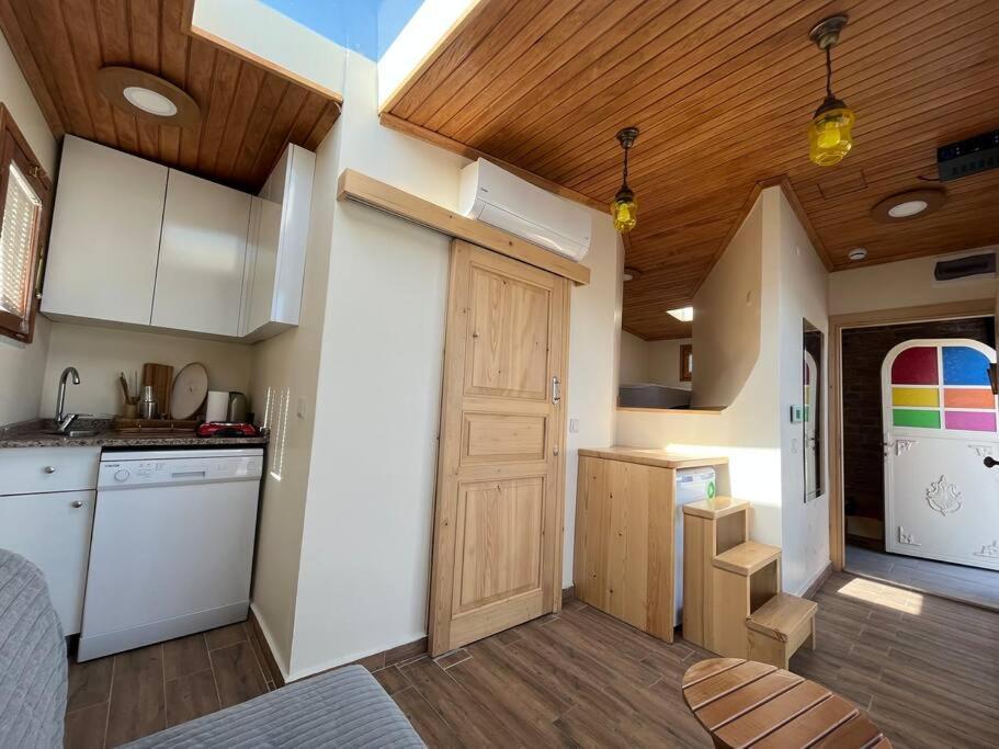 Apartment Waterfront Tiny House Bosphorus With Exceptional Terrace Istanbul