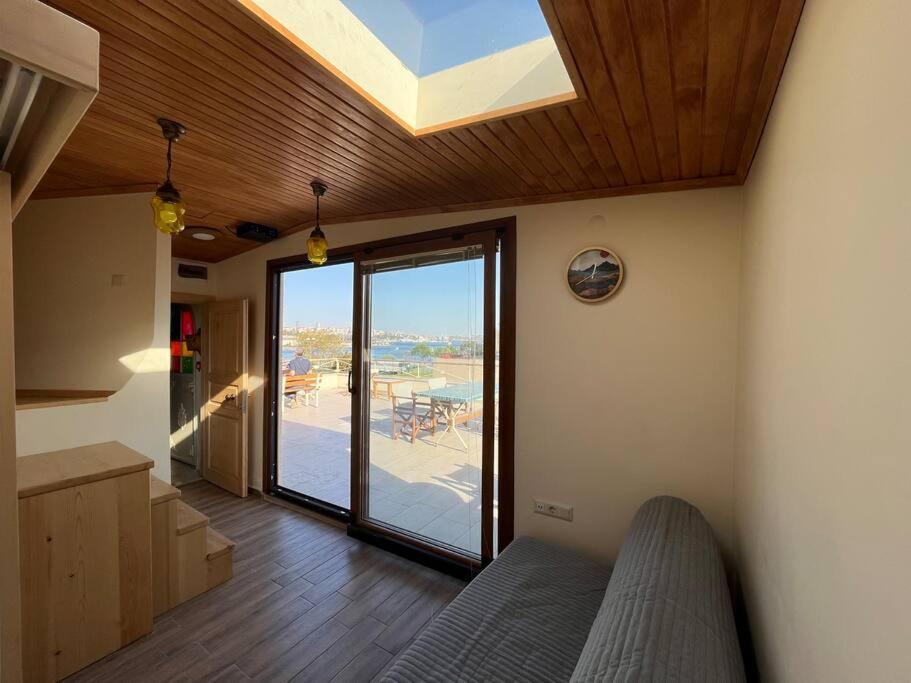 Waterfront Tiny House Bosphorus With Exceptional Terrace
