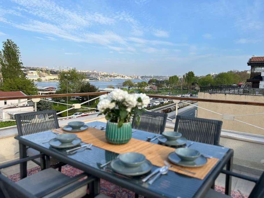 Apartment Waterfront Tiny House Bosphorus With Exceptional Terrace