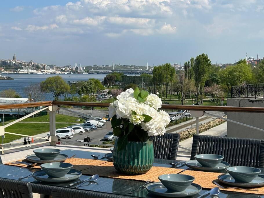 Waterfront Tiny House Bosphorus With Exceptional Terrace Apartment