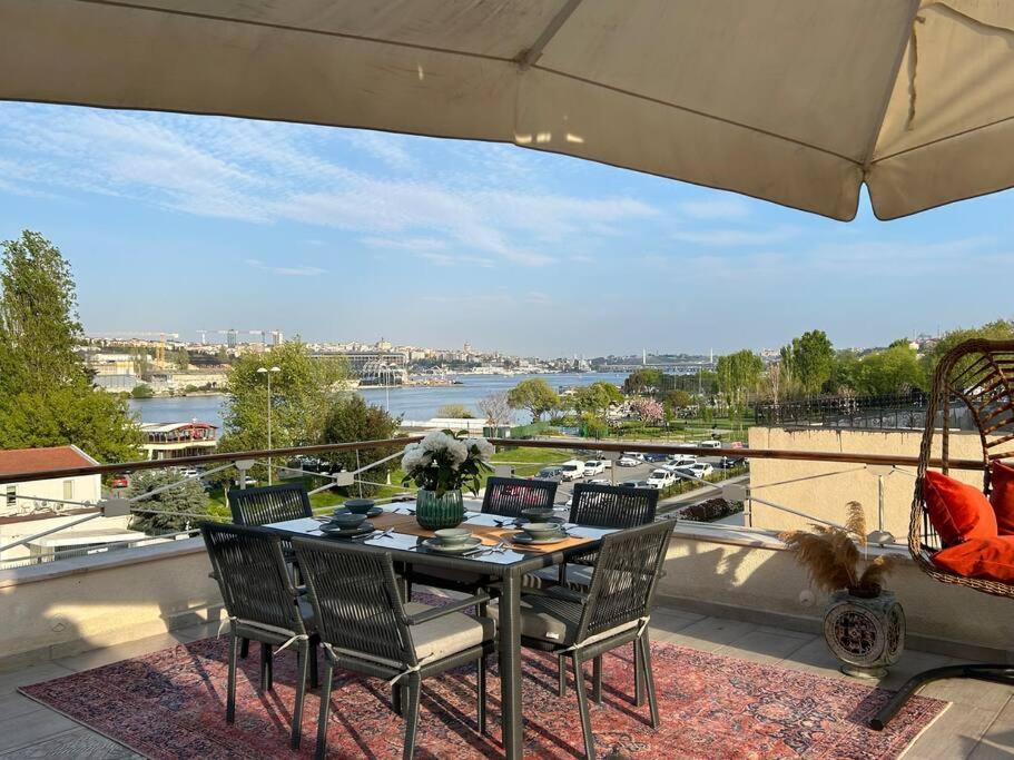 Apartment Waterfront Tiny House Bosphorus With Exceptional Terrace Istanbul
