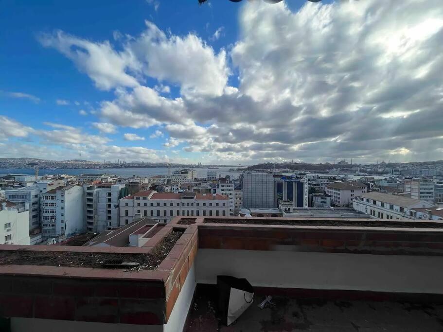 Magnificent View, In The Center Apartment *