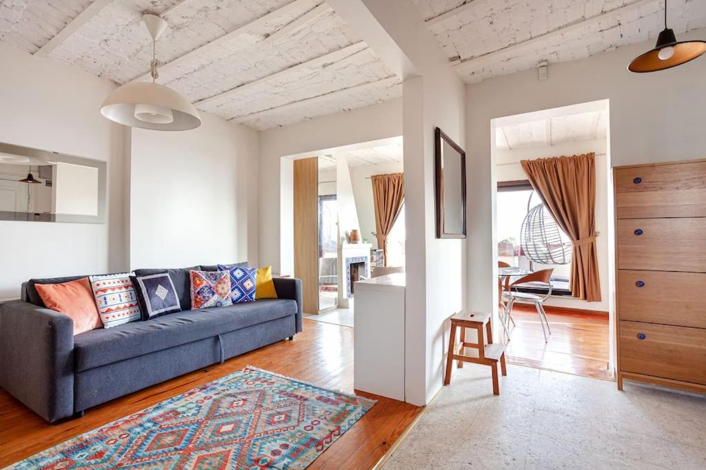 Magnificent View, In The Center Apartment