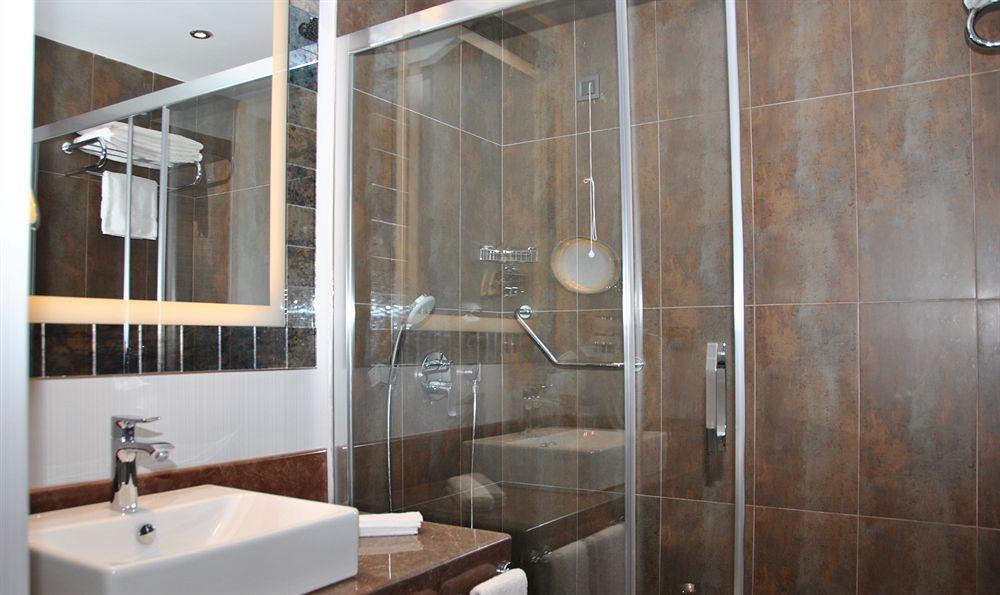 Express Istanbul-altunizade By Ihg Hotel Istanbul