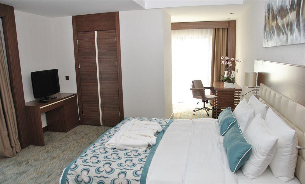 Express Istanbul-altunizade By Ihg Hotel