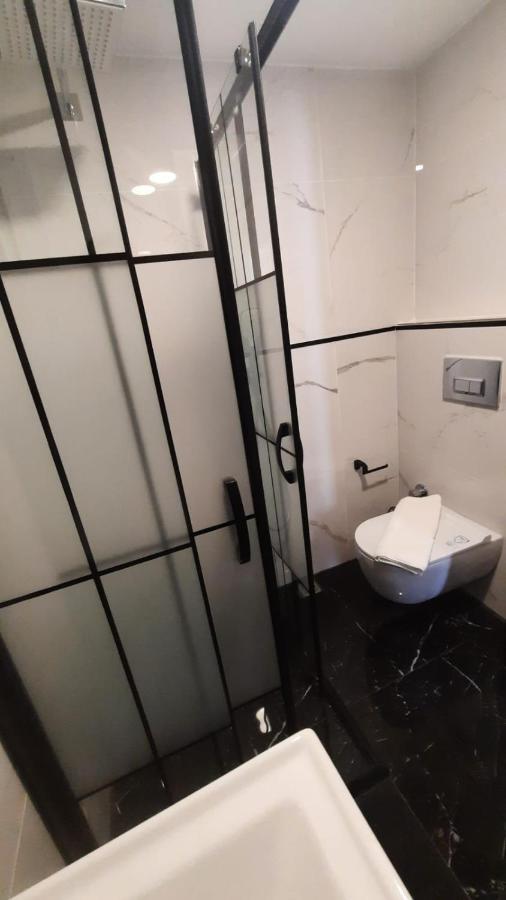 Door Otel