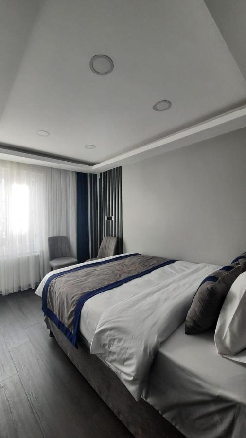 Door Otel *