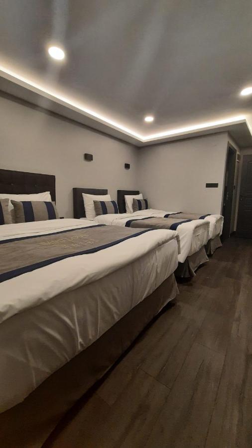 Door Otel *