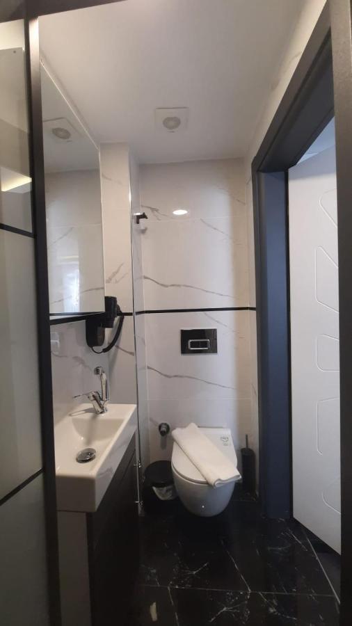 Door Otel *