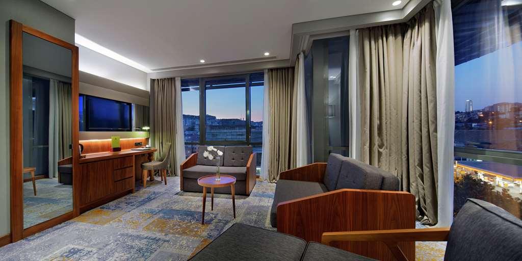 Doubletree By Hilton - Piyalepasa Hotel Istanbul