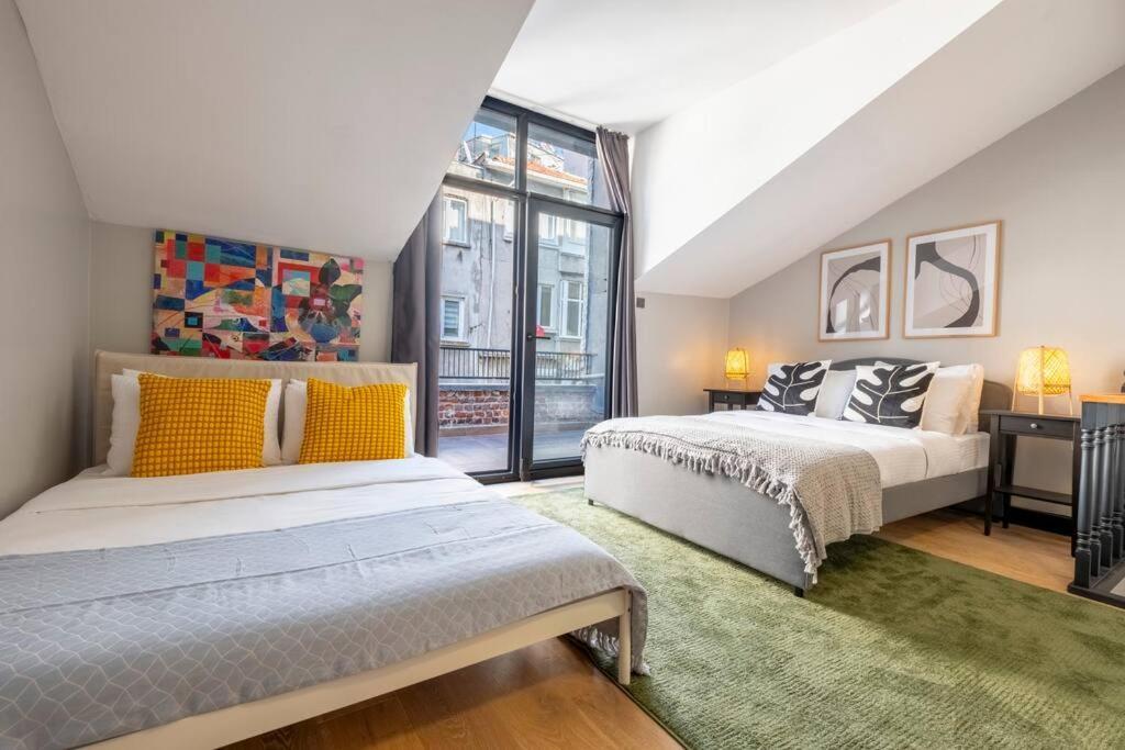 Stylishly Decorated Fourlex House Apartment