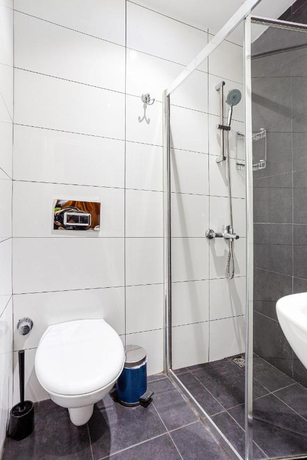 Hotel Aram Kerasi