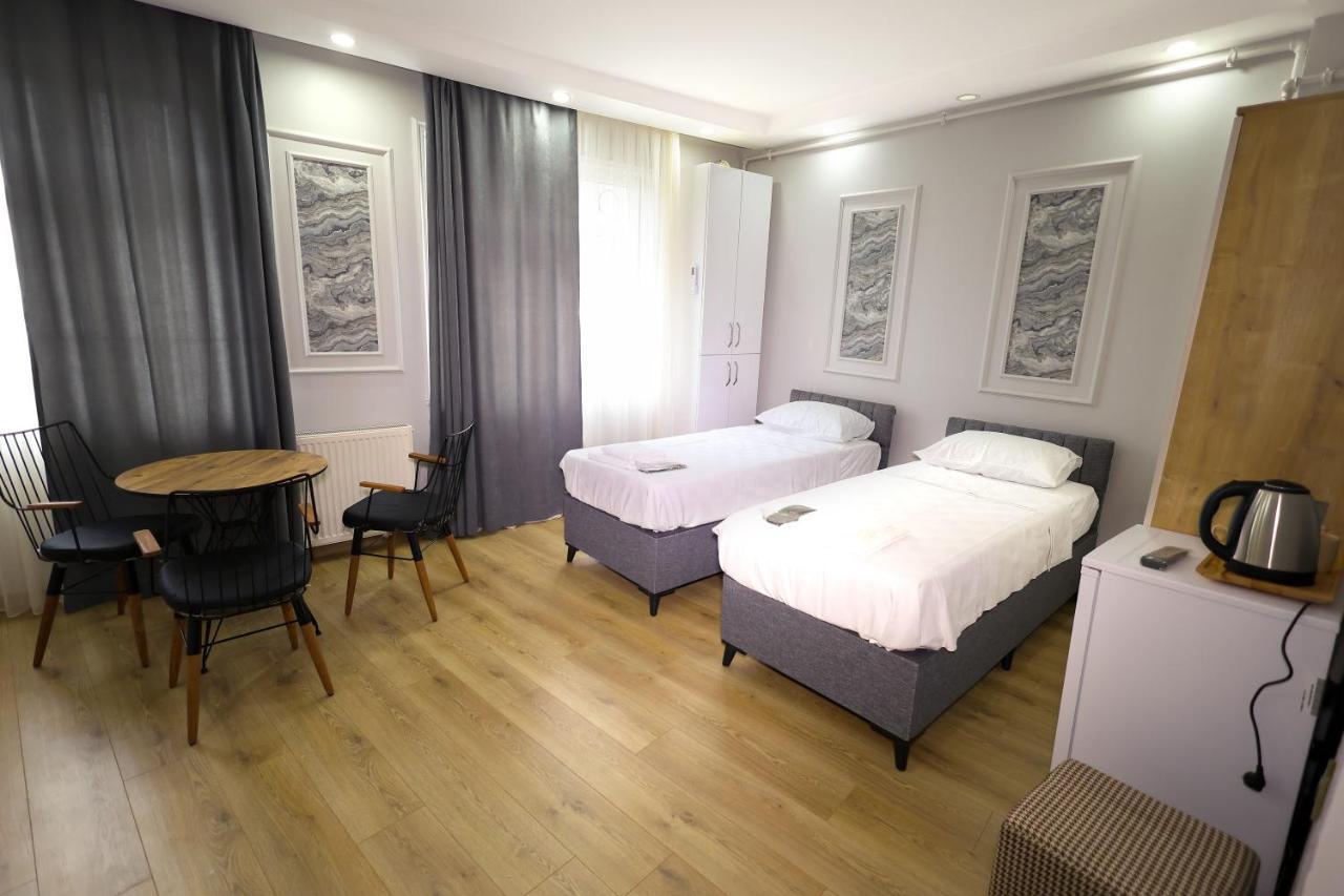 Hotel Joe Black