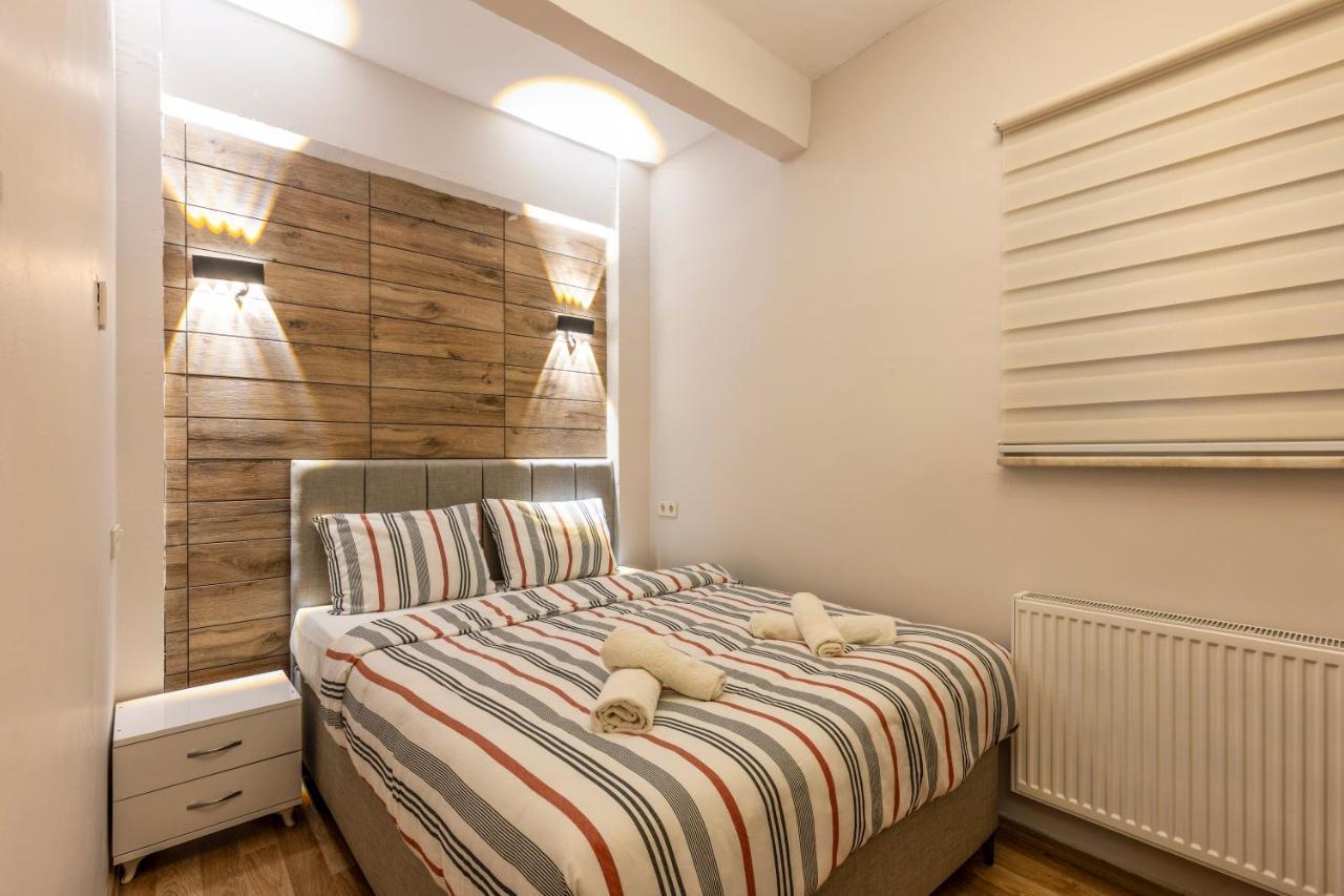 In The Center Of Taksim And Galataport 2 Bedrooms And 1 Living In *