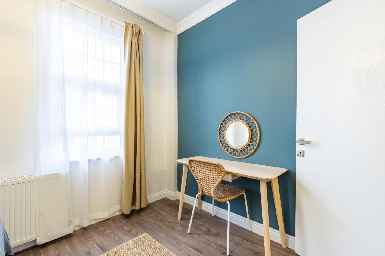 Apartment Red Suites Balat - Orange And Blue *