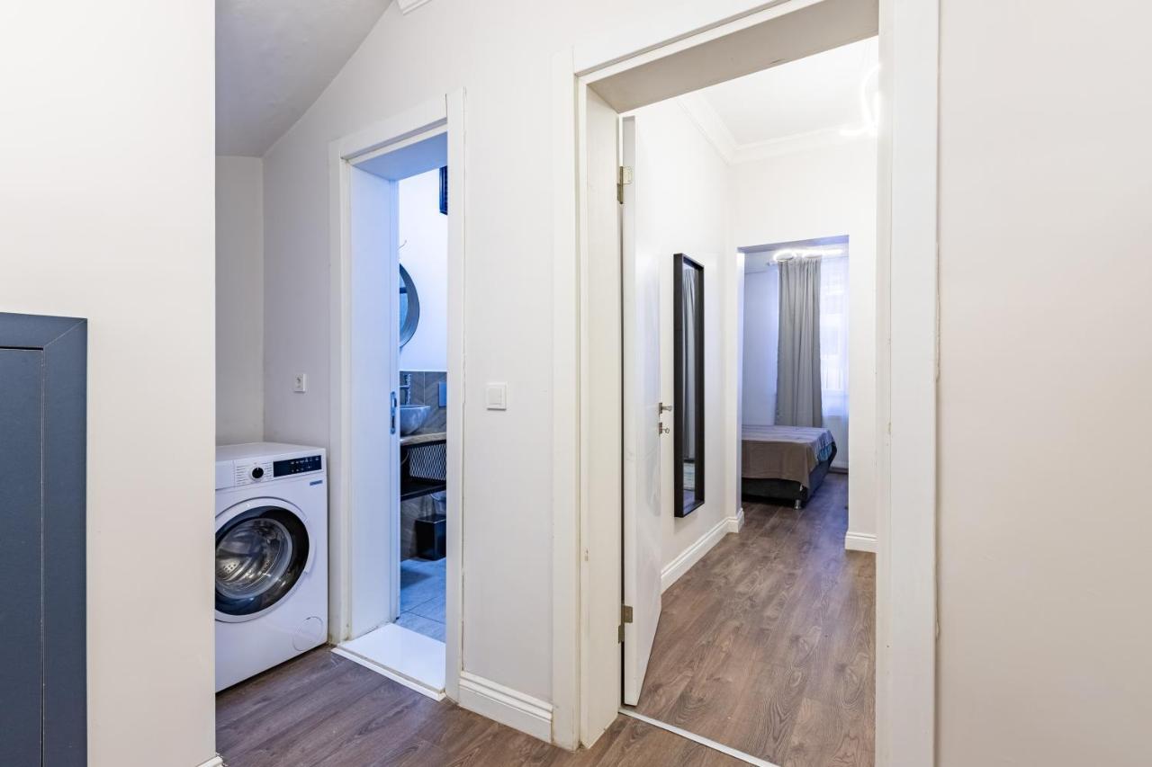 Apartment Red Suites Balat - Orange And Blue *