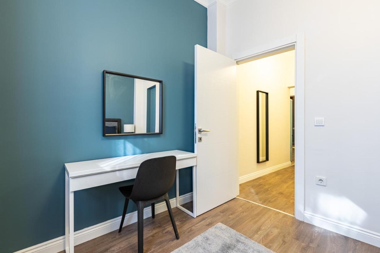 Apartment Red Suites Balat - Orange And Blue *