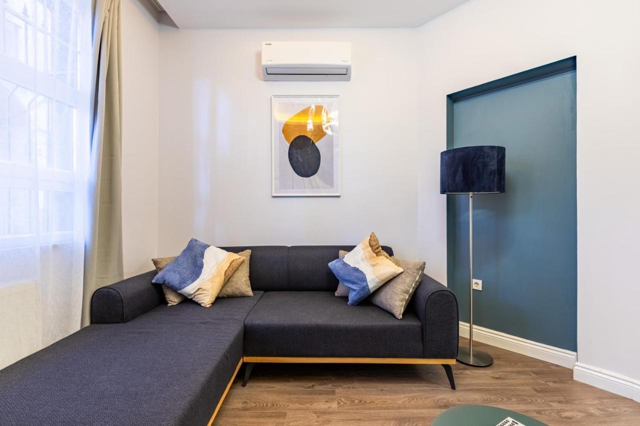 Red Suites Balat - Orange And Blue Apartment *