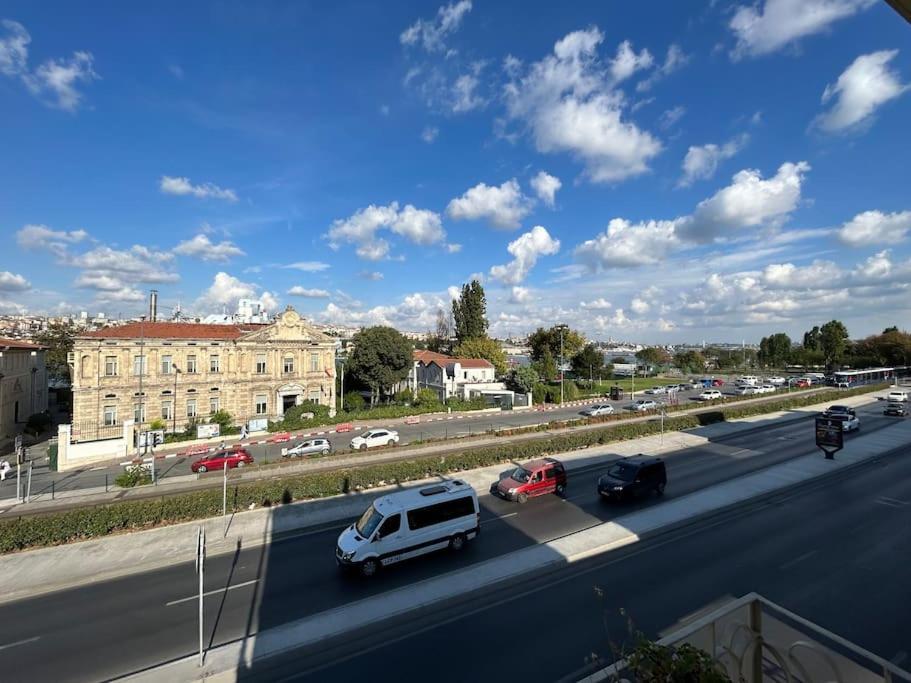 Ferienhaus Waterfront By The Tram - Private Terrace With Dome & Golden Horn View In Fatih Istanbul
