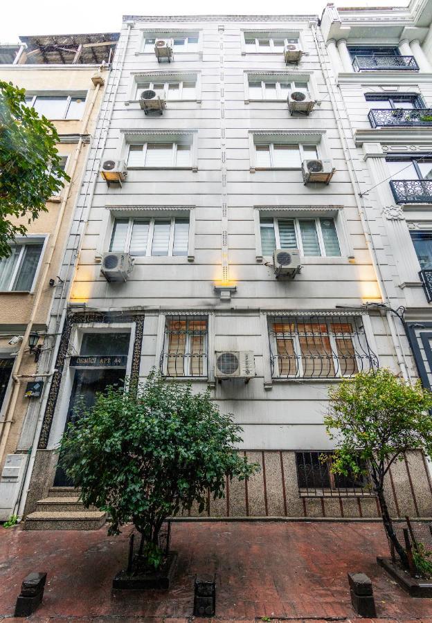 Apartment In The Center Of Taksim And Galataport 2 Bedrooms And 1 Living In