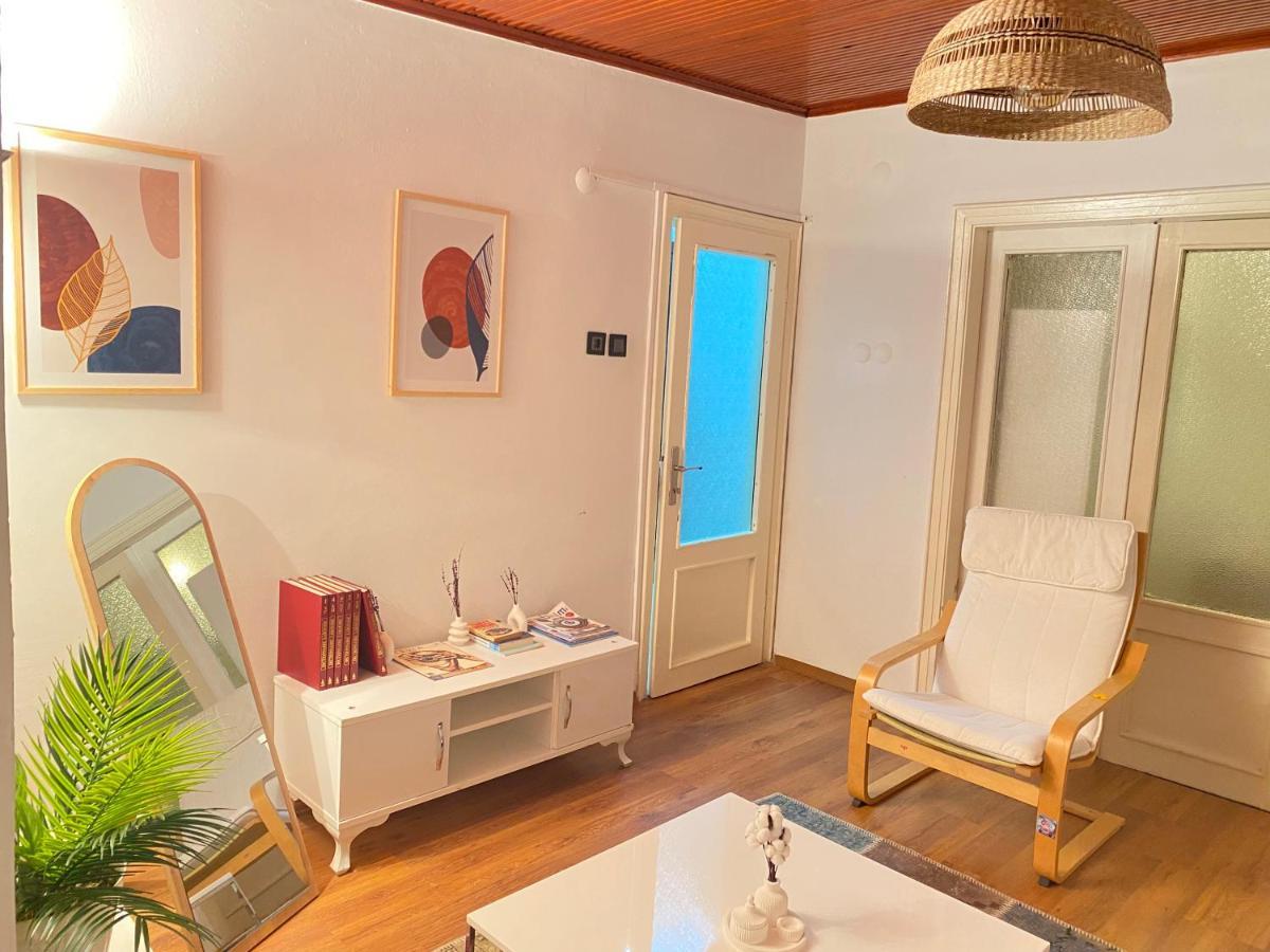 Daire Stylish 2 Bedrooms 1 Lounge Flat In Kadikoey