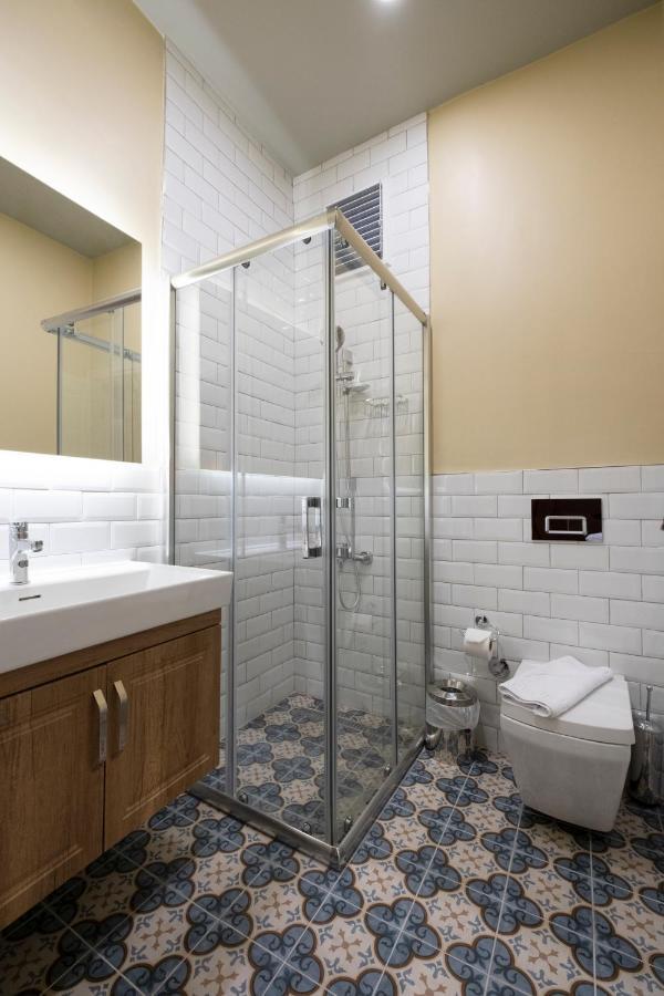 Daire Level Suites - 203 *