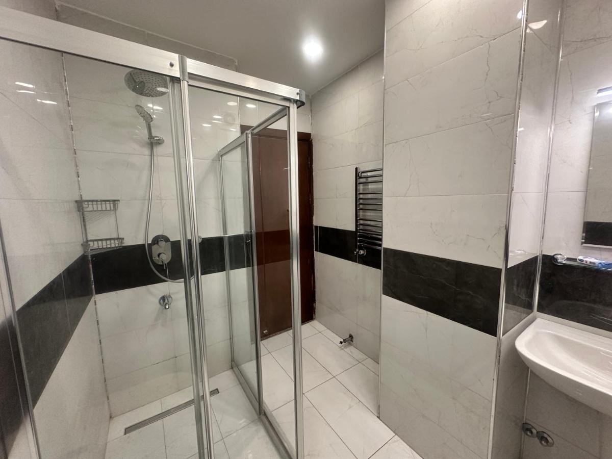 Hotel Adil