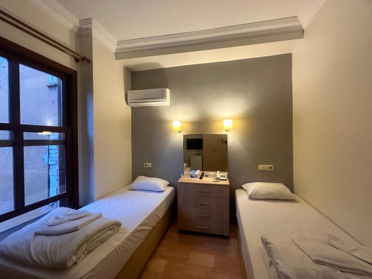 Adil Hotel