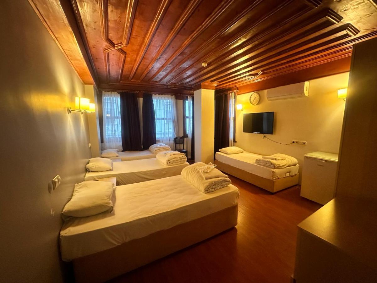 Adil Hotel *