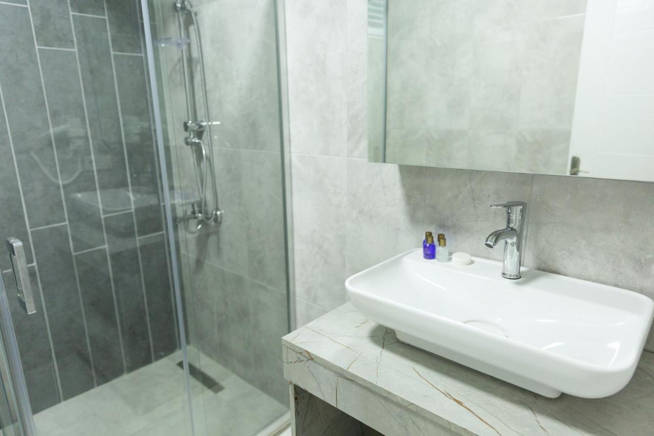 Hotel The Hera Business &