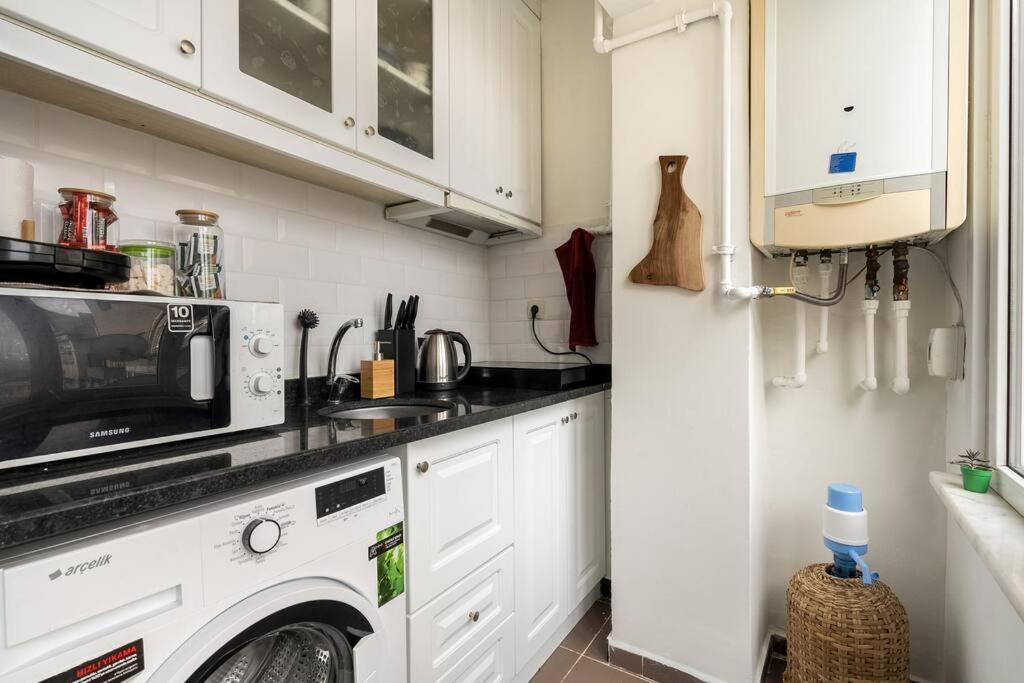 Apartment View Near Istiklal Street At Galatasaray *