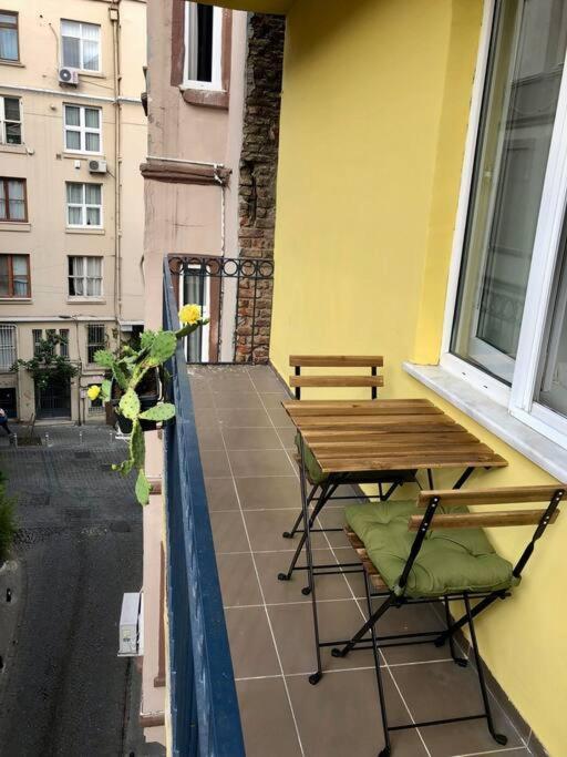 Apartment View Near Istiklal Street At Galatasaray Istanbul