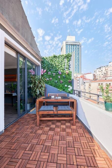 Apartment A Flat In The Center With Terrace