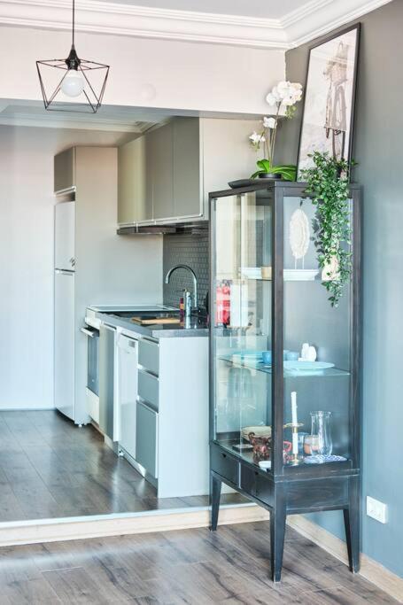 A Flat In The Center With Terrace Apartment Istanbul