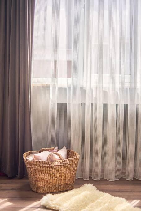A Flat In The Center With Terrace Apartment *