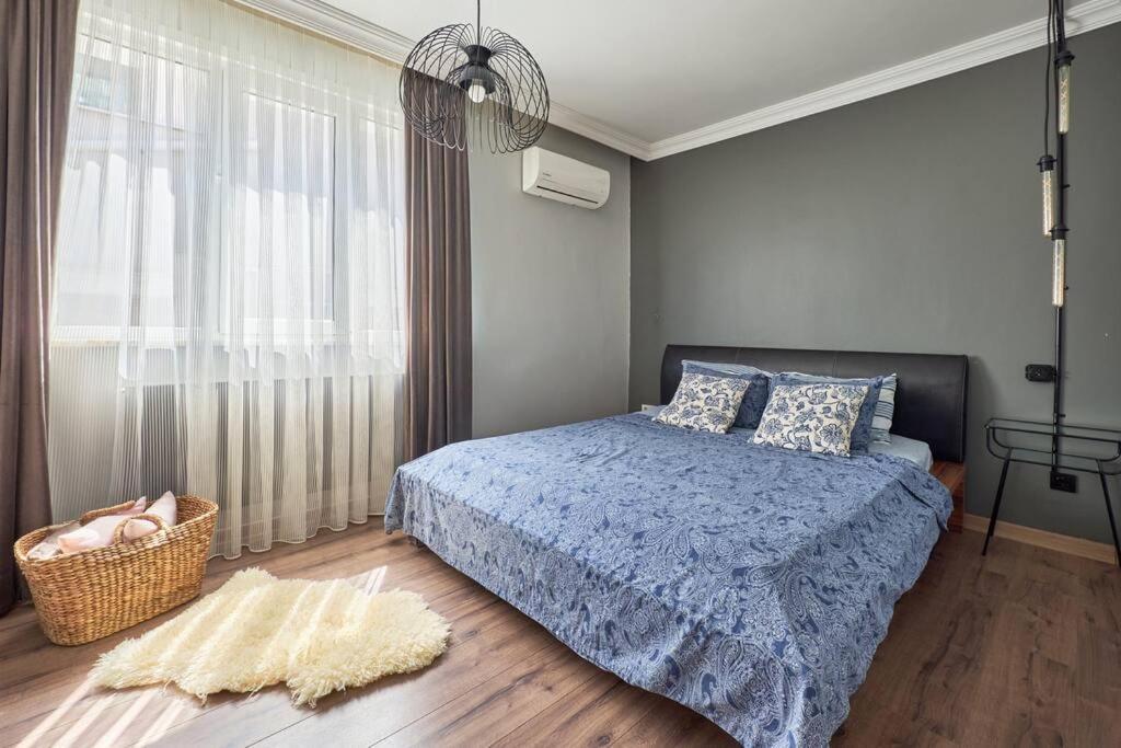 A Flat In The Center With Terrace * Istanbul
