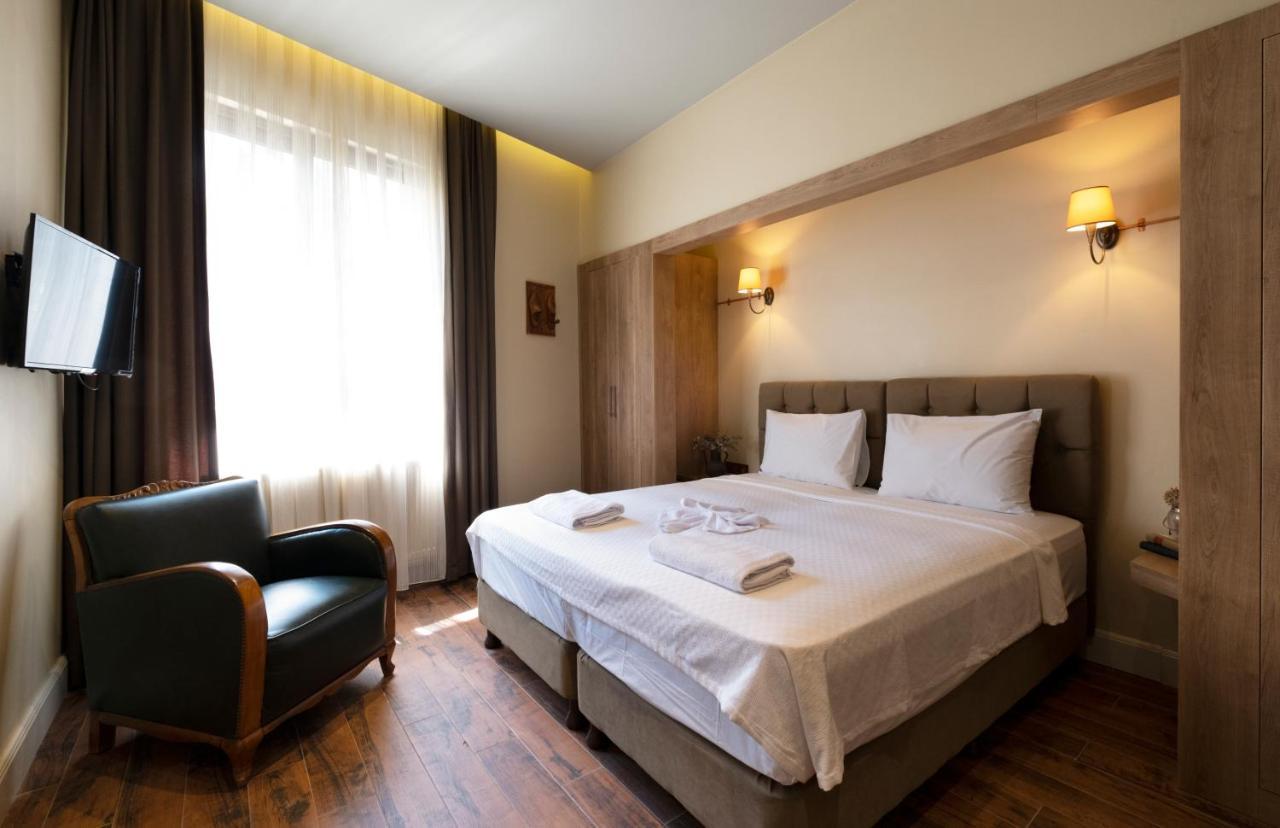 Level Suites - 201