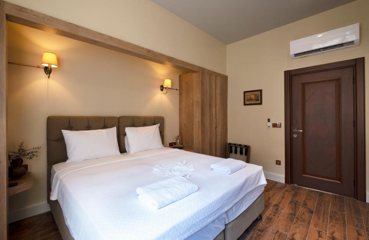 Level Suites - 201