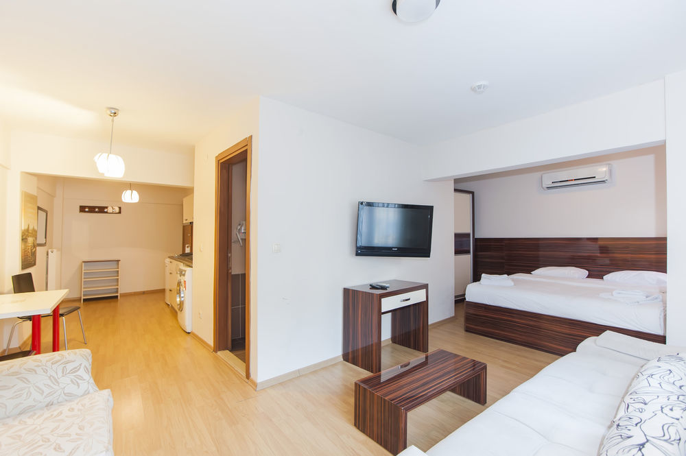Blueway Aparthotel