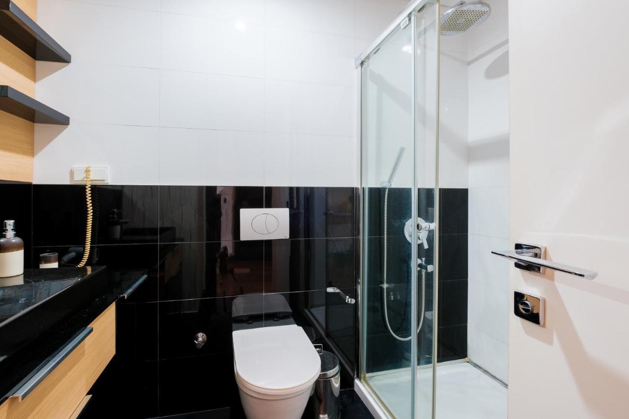 Apartment Lux W Balcony 1 Min To Metro In Merter