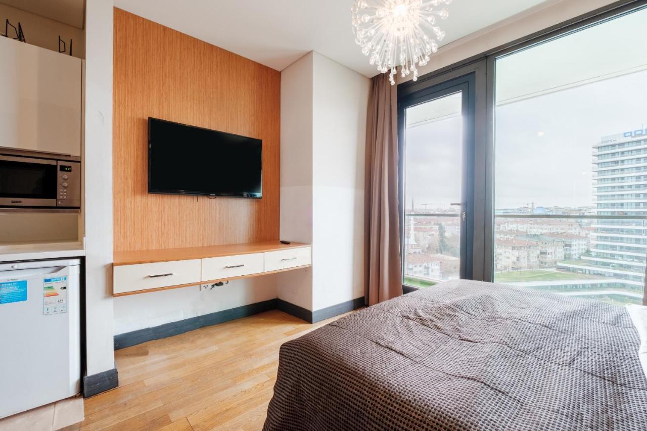 Lux W Balcony 1 Min To Metro In Merter Istanbul