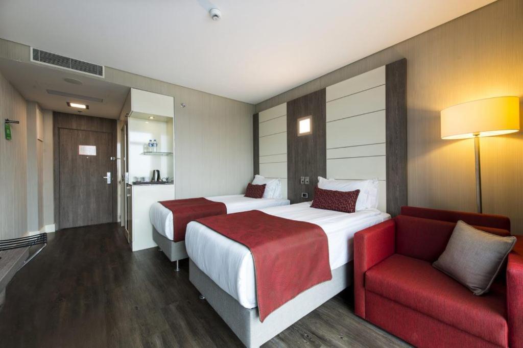 Hotel Ramada Encore Bayrampasa 4*