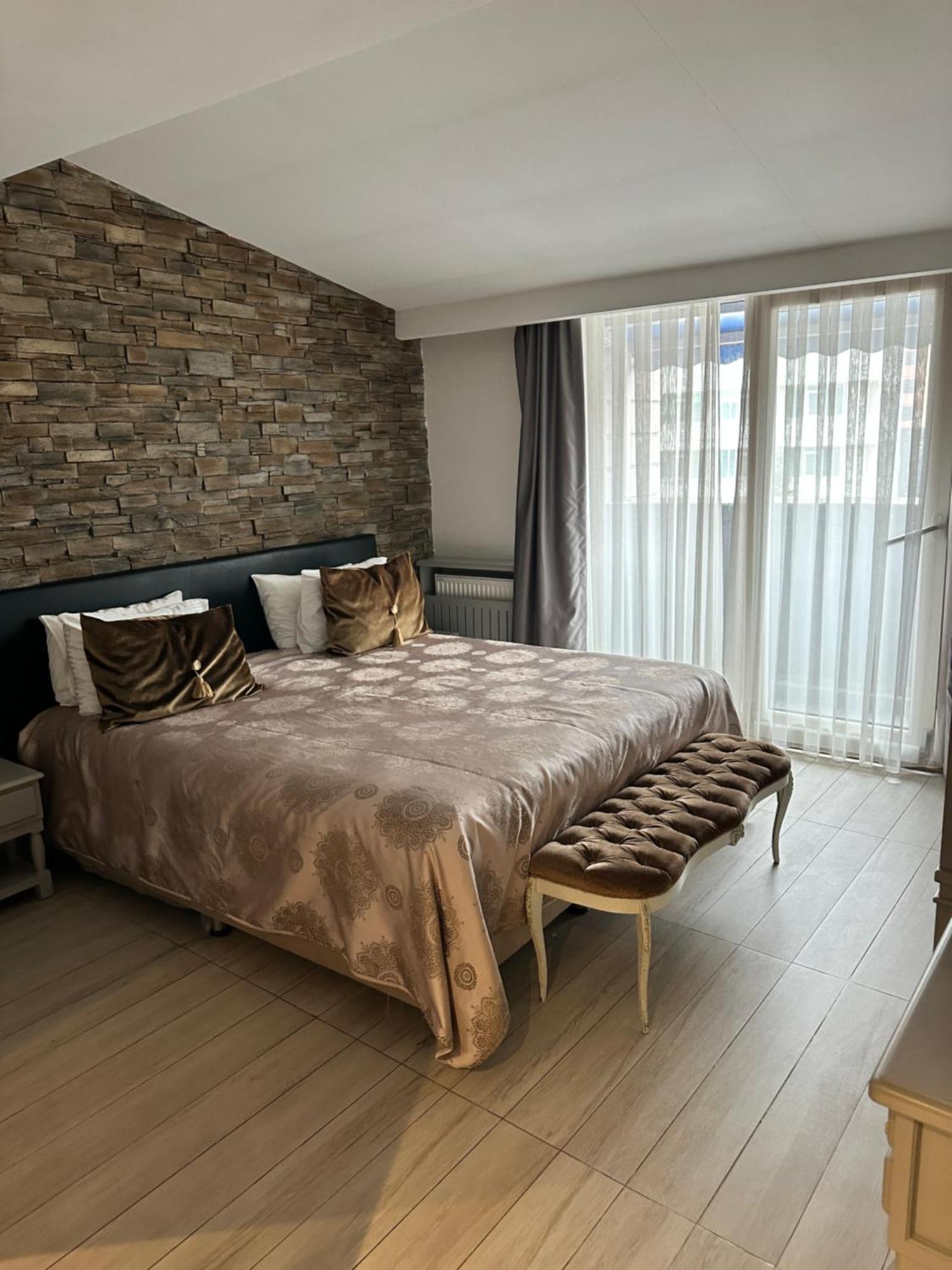 Aly Port Hotel 3*