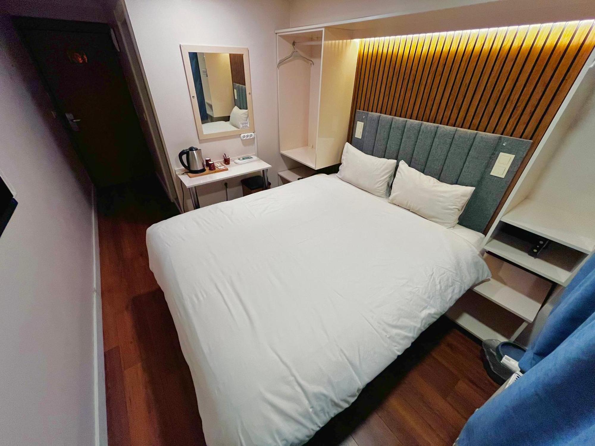 Naila Istanbul