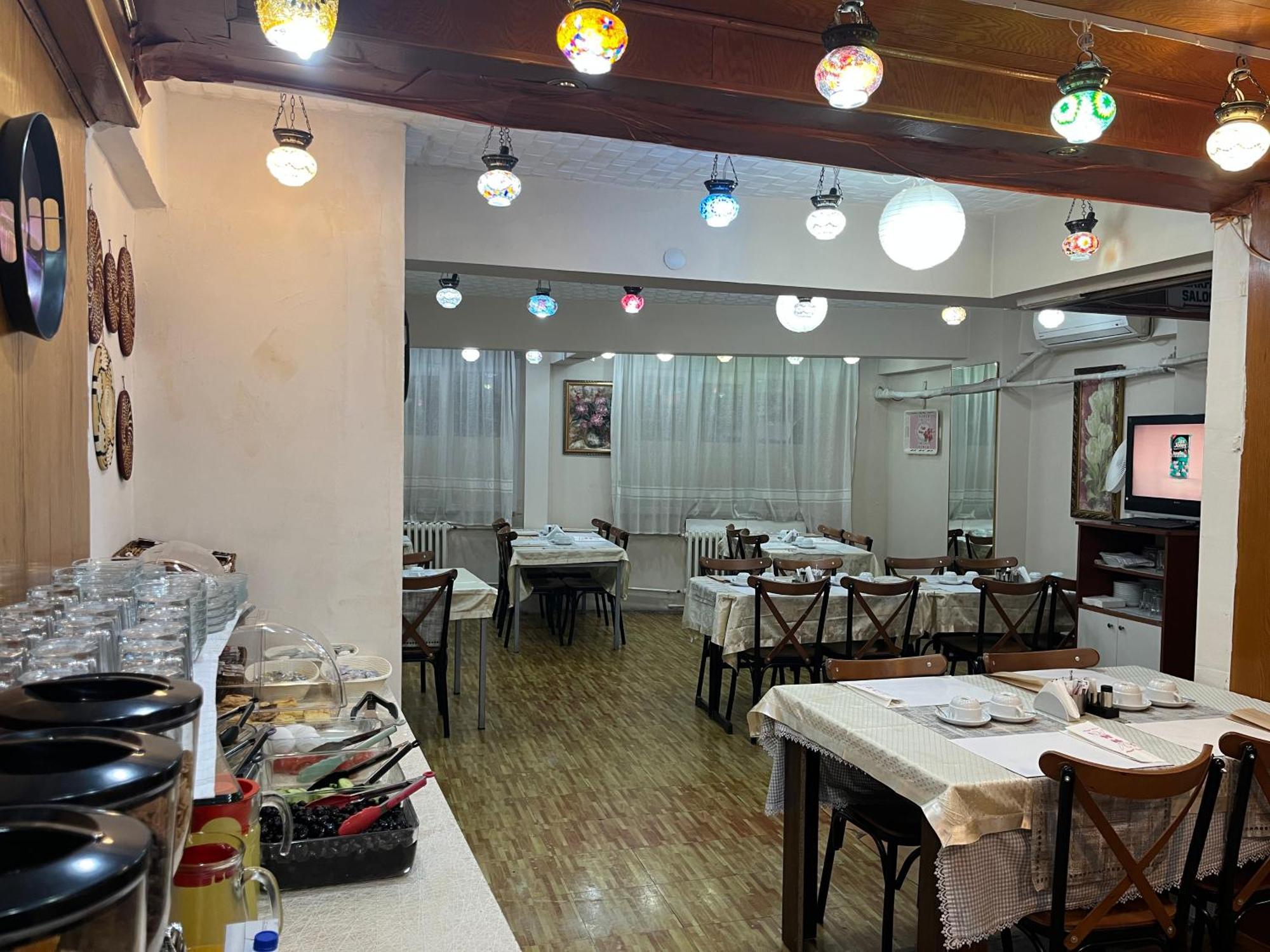 Paris Otel 2*