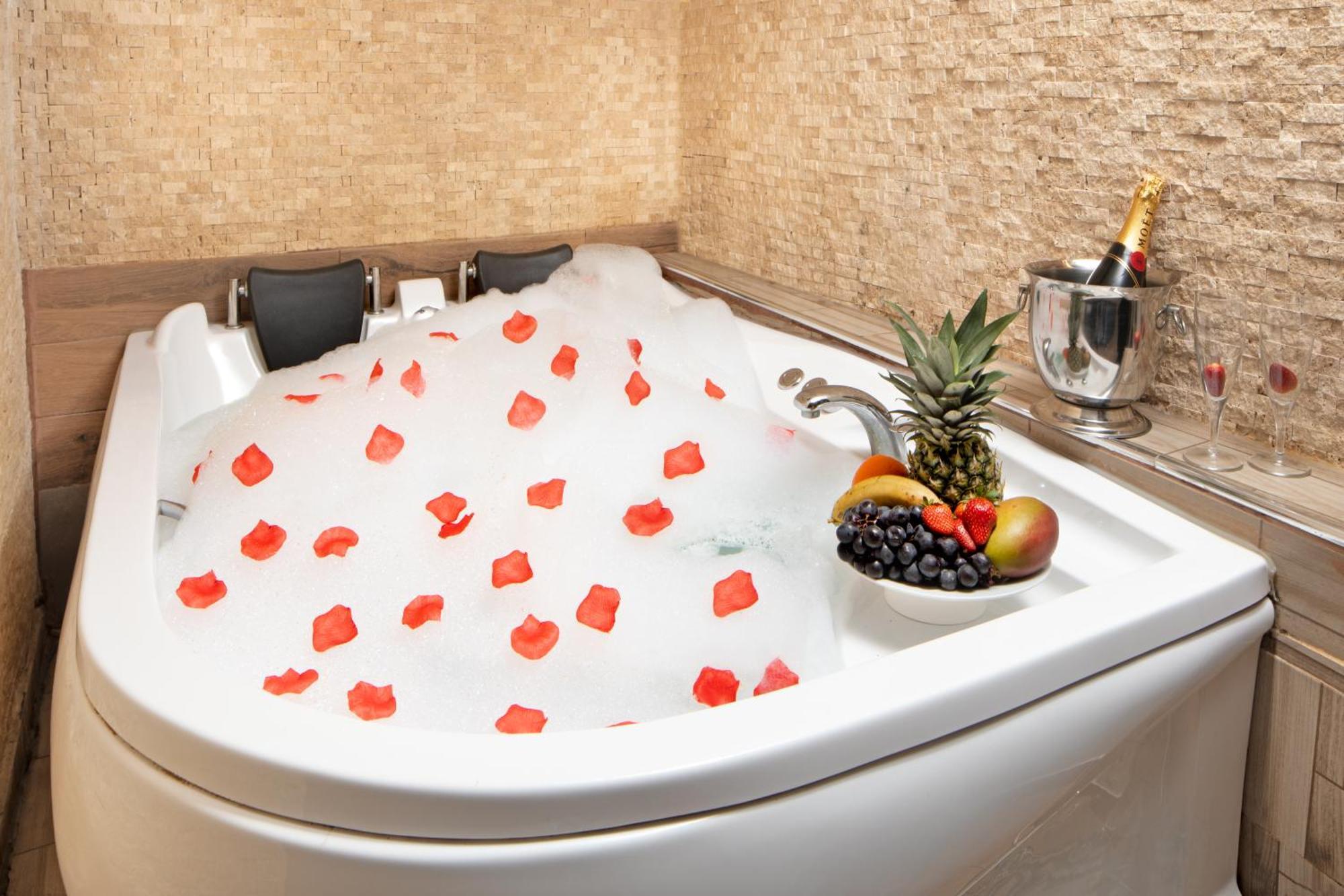 & Hotel 3*