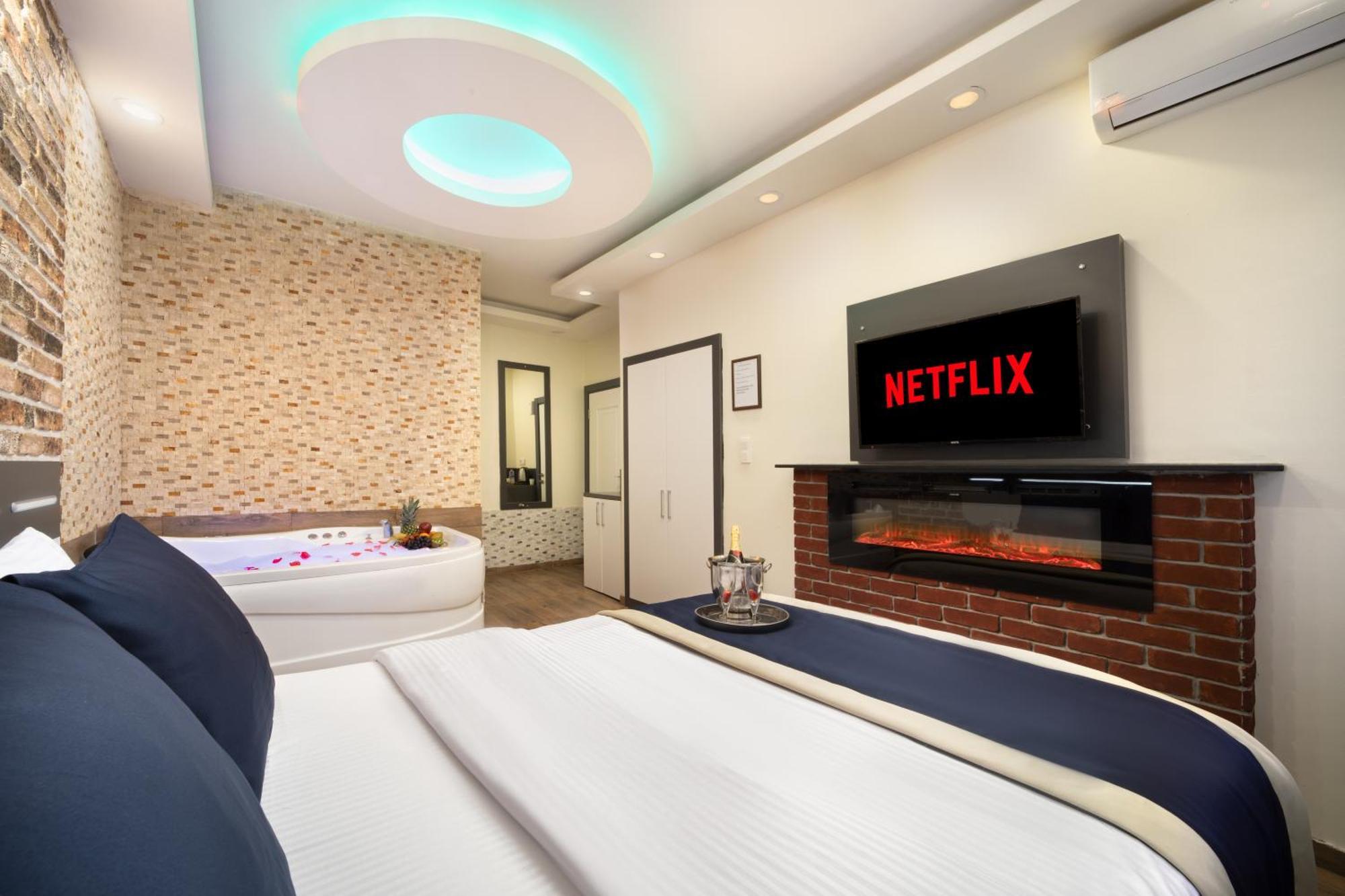 Hotel & Istanbul