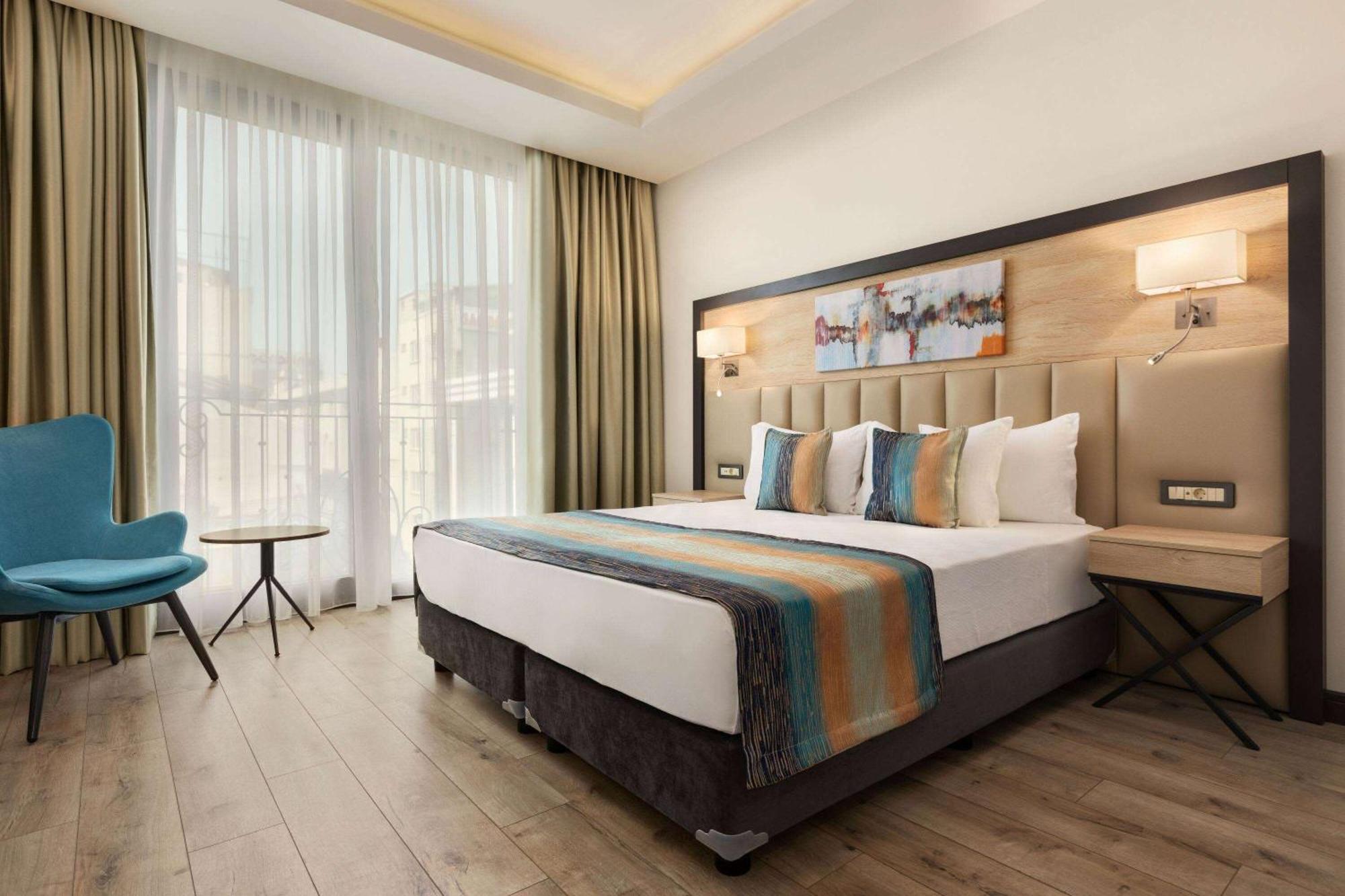 Hotel Ramada Encore By Wyndham Basin Express Istanbul